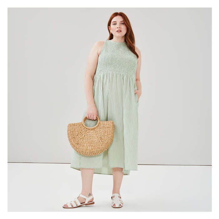 Aux Femmes Robe midi froncée Femmes+ - Vert Pâle